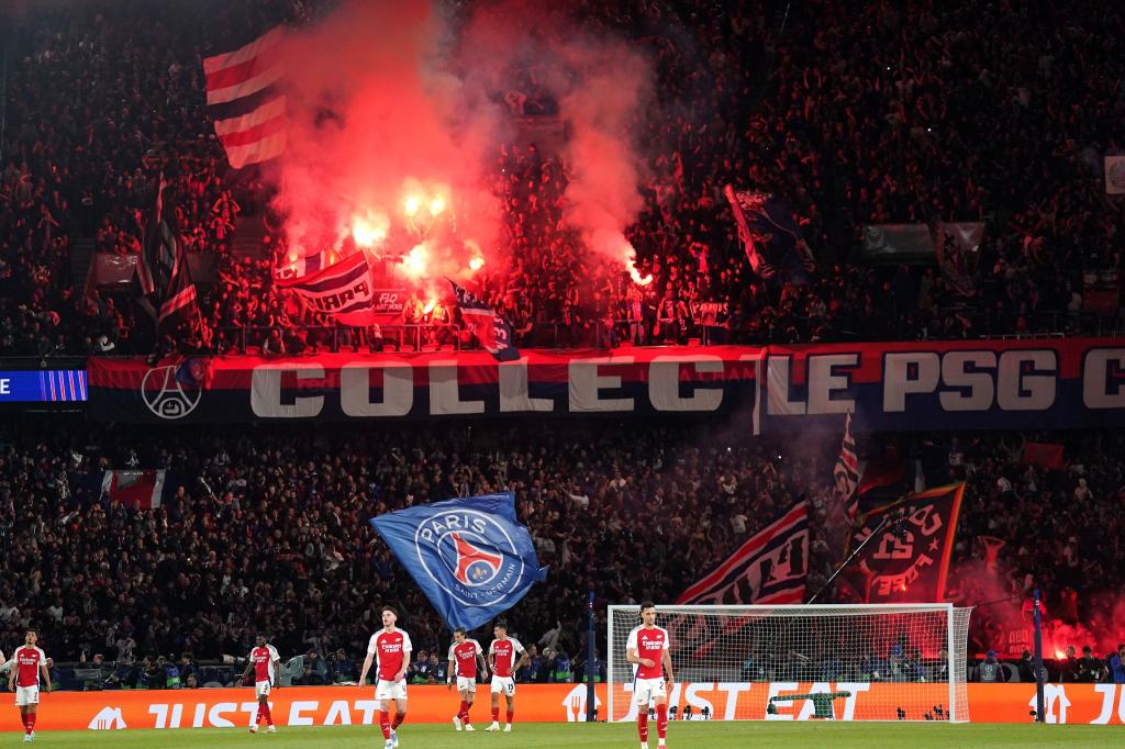 Die Fans von PSG feiern den Einzug ins Finale der Champions League. - Foto: Adam Davy/PA Wire/dpa
