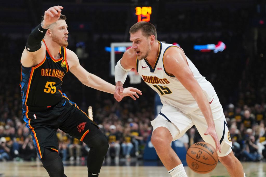Isaiah Hartenstein und die Oklahoma City Thunder hatten die Nuggets um Nikola Jokic komplett unter Kontrolle. - Foto: Kyle Phillips/AP/dpa