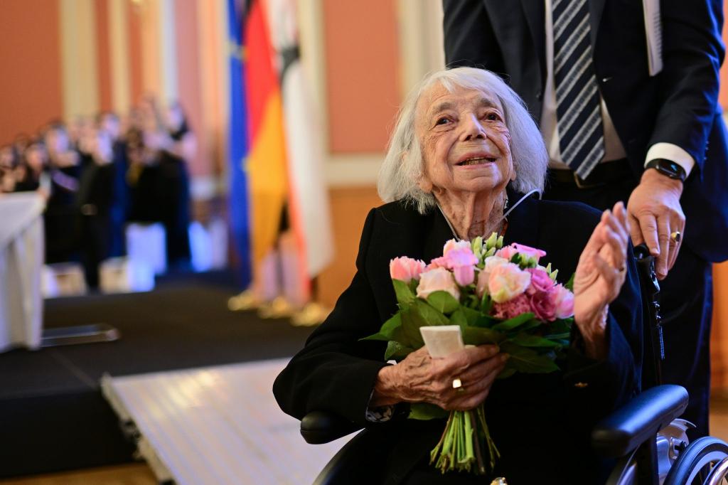 Margot Friedländer bei einem ihrer letzten öffentlichen Auftritte. (Archivbild) - Foto: Sebastian Christoph Gollnow/dpa