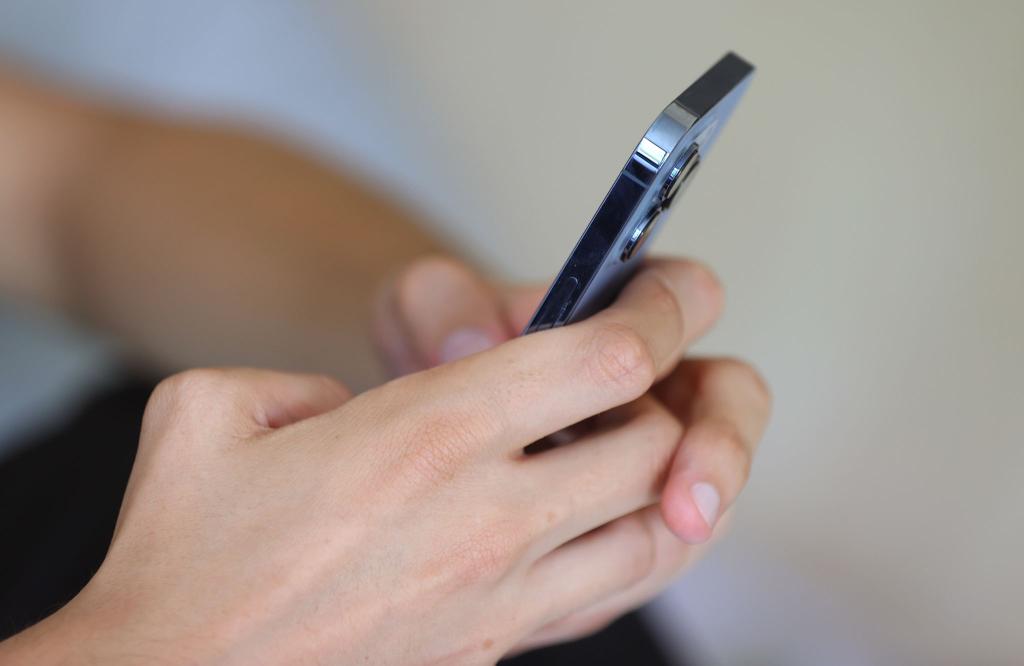 Übers Internet werden Bilder und Videos von Polizei-Einsätzen verbreitet - das kann Folgen haben. (Symbolbild) - Foto: Karl-Josef Hildenbrand/Deutsche Presse-Agentur GmbH/dpa