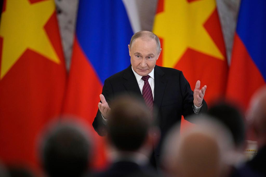 Putin hatte Mitte der Woche eine dreitägige Waffenruhe angekündigt. - Foto: Pavel Bednyakov/AP/dpa