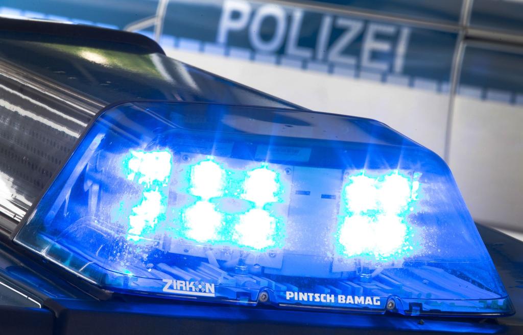 Die Frau starb noch am Unfallort. (Symbolbild) - Foto: Friso Gentsch/dpa
