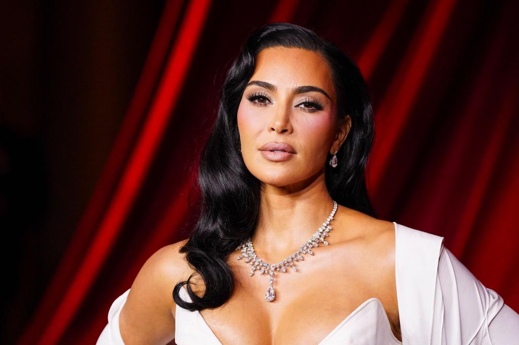 Vor Gericht in Paris wird Kim Kardashian den Männern gegenüberstehen, die nach Überzeugung der Anklage für den Überfall auf sie in einem Pariser Hotel 2016 verantwortlich sind. (Archivbild) - Foto: Jordan Strauss/Invision/AP/dpa