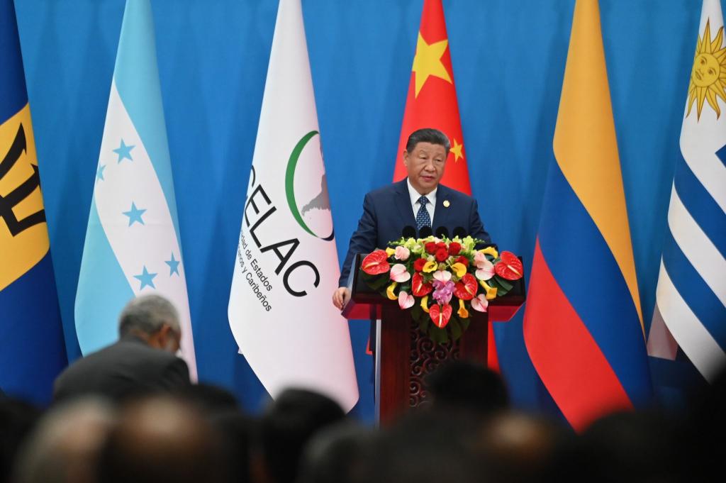 Xi kündigte fünf Kooperationsprogramme mit Lateinamerika und der Karibik an. - Foto: Johannes Neudecker/dpa