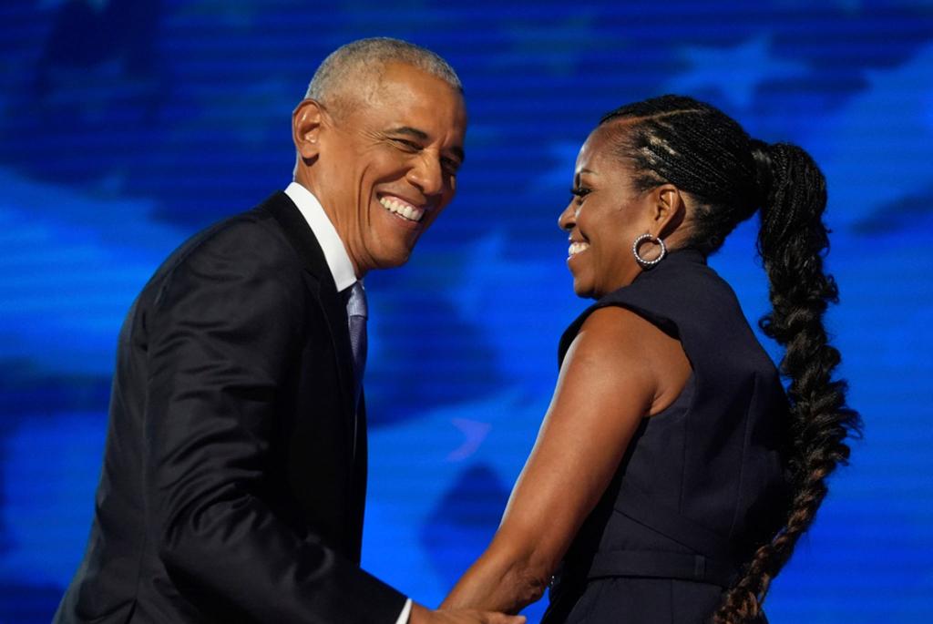 Michelle Obama hat eigenen Worten zufolge gegen ihren Mann Barack den «Kampf» um die Temperatur im Schlafzimmer gewonnen. (Archivbild) - Foto: Erin Hooley/AP/dpa