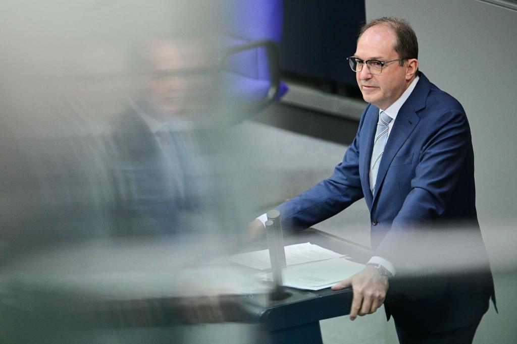 Im Bundestag erklären die Ministerinnen und Minister des Kabinetts von Kanzler Friedrich Merz (CSU) diese Woche ihre Pläne für die kommenden vier Jahre. - Foto: Sebastian Christoph Gollnow/dpa