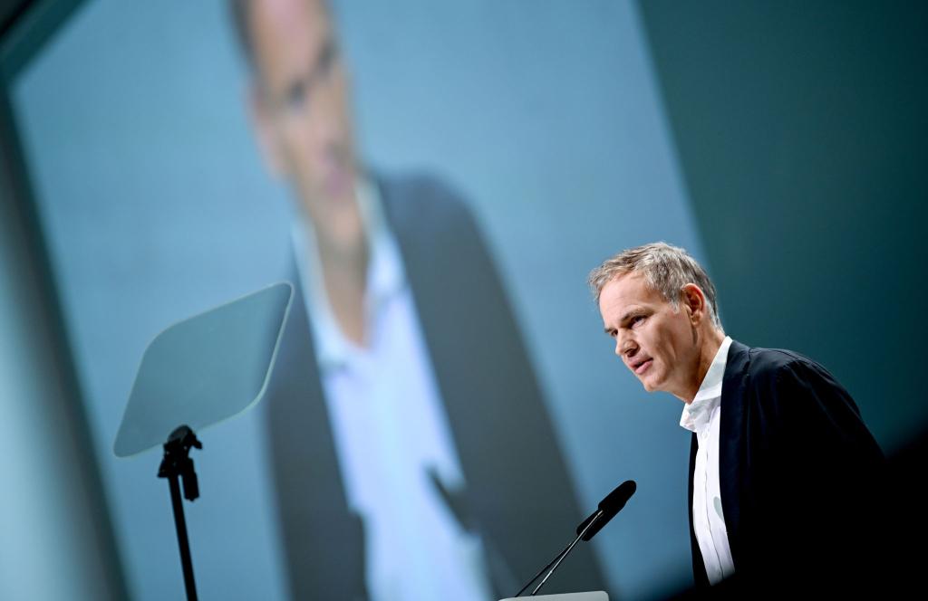 VW- und Porschechef Olivier Blume wehrt sich gegen Forderungen, einer seiner beiden Posten aufzugeben. (Archivfoto) - Foto: Britta Pedersen/dpa