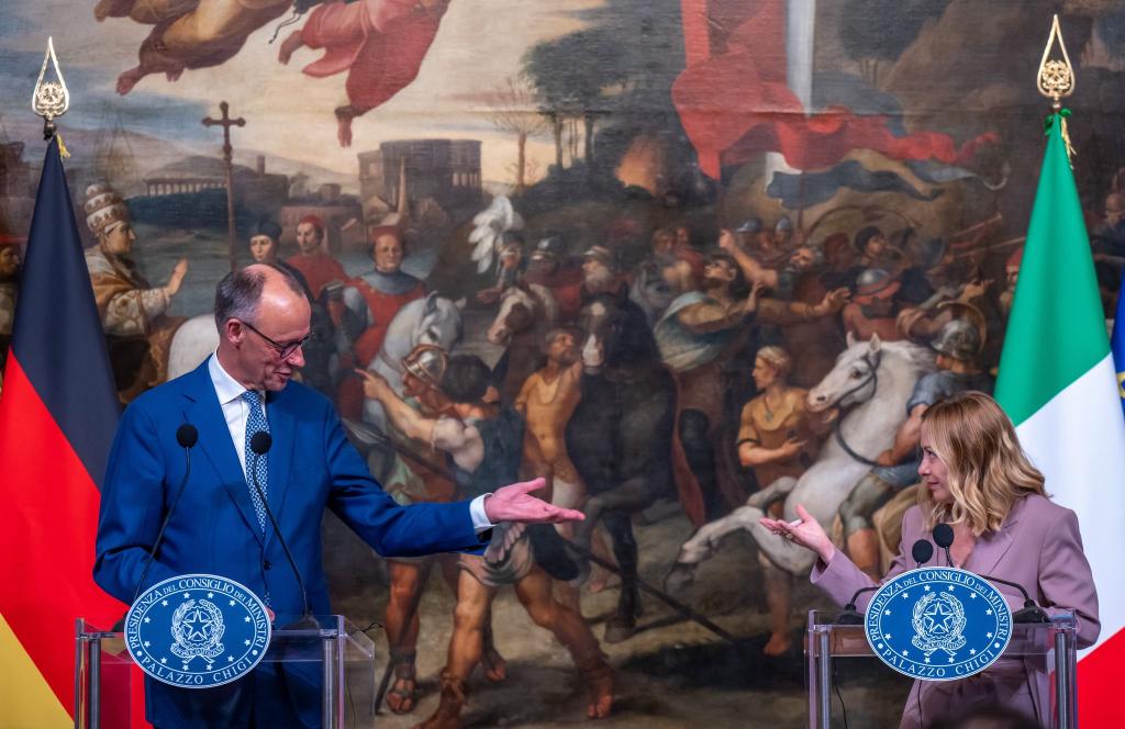 Bundeskanzler Friedrich Merz (CDU) und Italiens rechte Ministerpräsidentin Giorgia Meloni. - Foto: Michael Kappeler/dpa