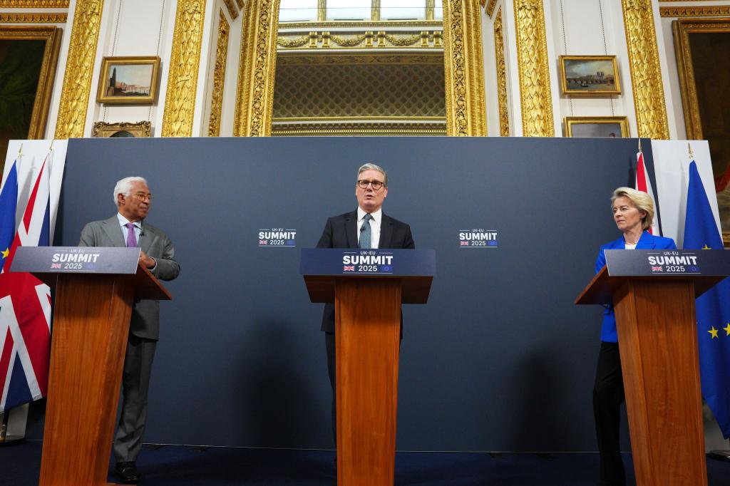 Die EU-Spitze und der britische Premierminister Starmer präsentierten die Einigung höchst zuversichtlich. - Foto: Carl Court/Getty Images Europe Pool/AP/dpa