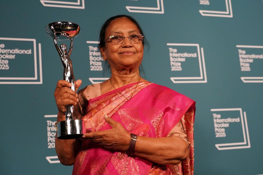 Mushtaq gewinnt den renommierten Preis für eine Kurzgeschichtensammlung. - Foto: Alberto Pezzali/AP/dpa