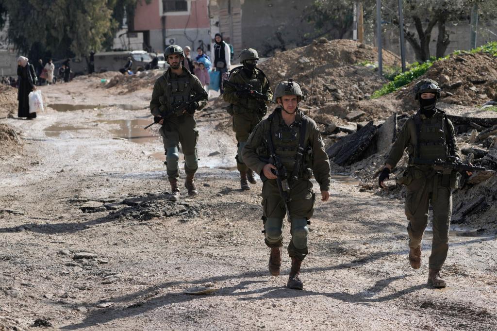 Israelische Soldaten gaben Schüsse in der Nähe einer Gruppe ausländischer Diplomaten ab – die EU verlangt eine Untersuchung. (Archivbild) - Foto: Majdi Mohammed/AP/dpa