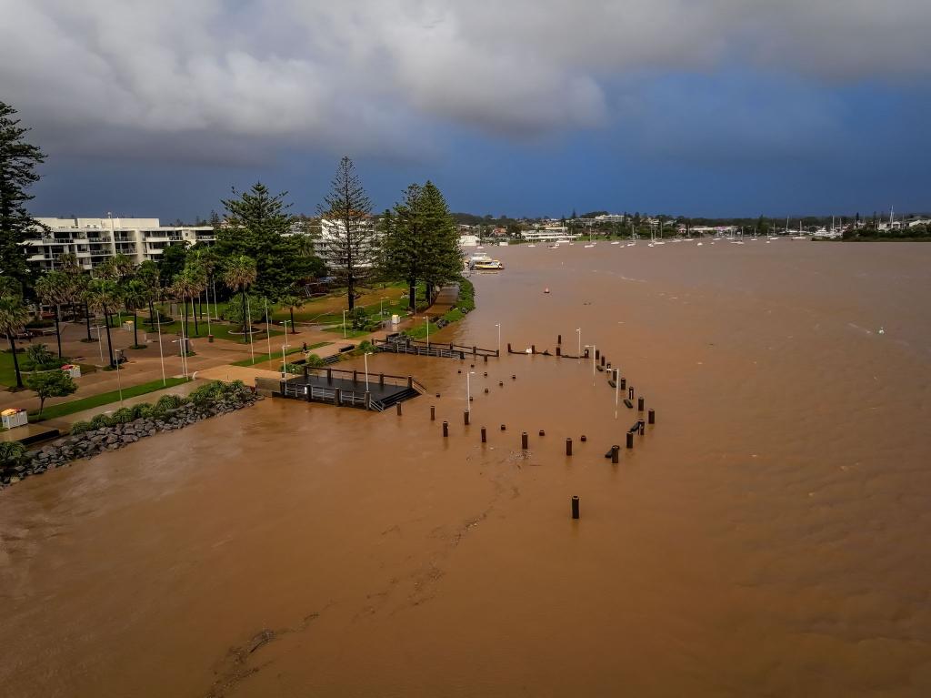Wasser so weit das Auge reicht: Das Hochwasser an der Ostküste ist verheerend. - Foto: Lindsay Moller/AAP/dpa