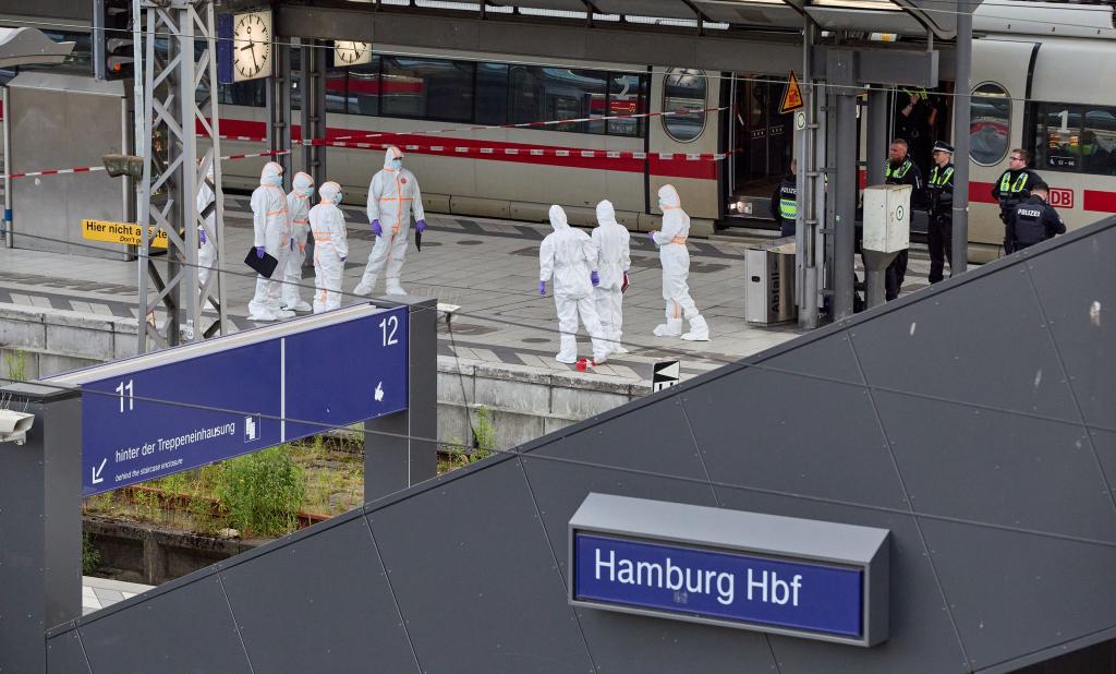Die Polizei hat eine Frau unter Tatverdacht festgenommen. - Foto: Georg Wendt/dpa