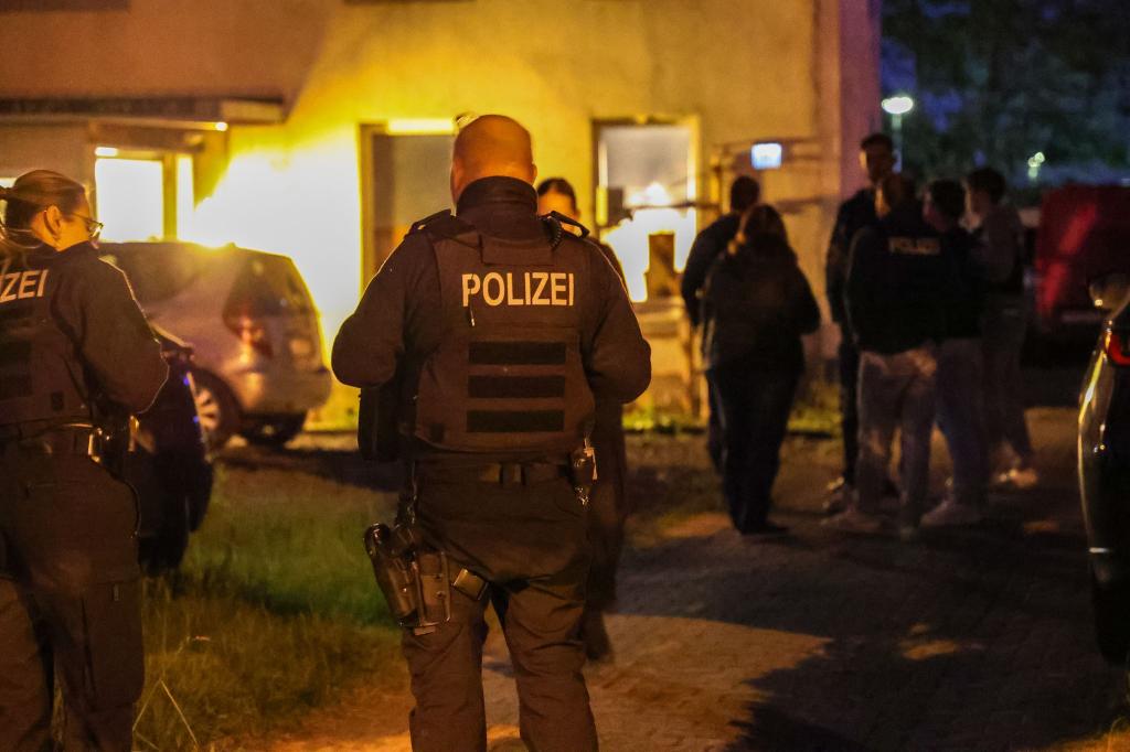 SEK im Einsatz. - Foto: Gianni Gattus/dpa
