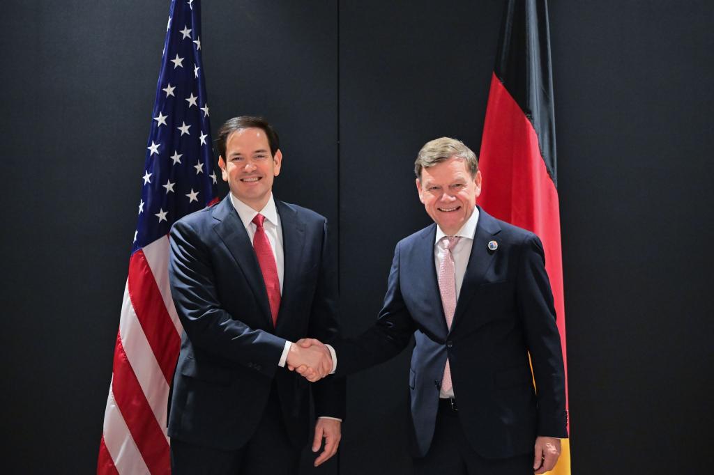 Für den neuen Außenminister Johann Wadephul ist der Besuch in der US-Hauptstadt Washington die bisher wohl kniffligste Antrittsreise. - Foto: Sebastian Gollnow/dpa