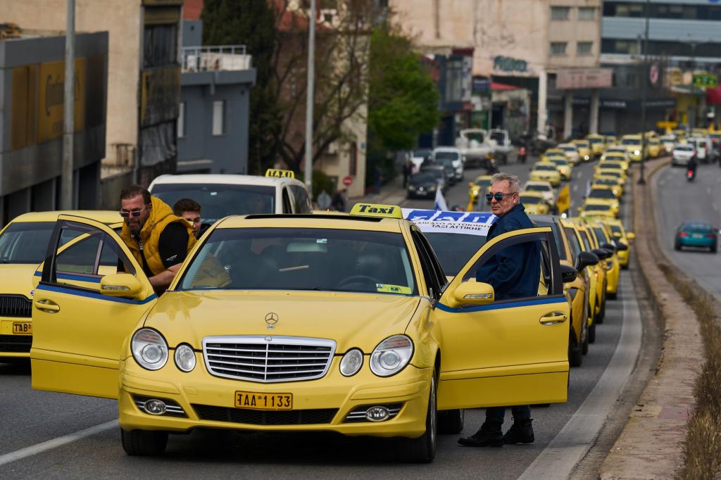 Zwei Tage lang keine Taxis in Athen - für Touristen und Einheimische ein großes Problem. (Archivbild) - Foto: Petros Giannakouris/AP/dpa