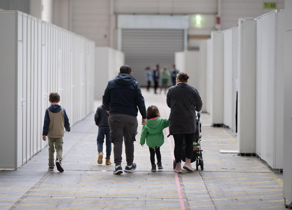 Für viele Kriegsflüchtlinge soll es nun schwerer werden, Angehörige zu sich zu holen. (Archivbild) - Foto: Boris Roessler/dpa