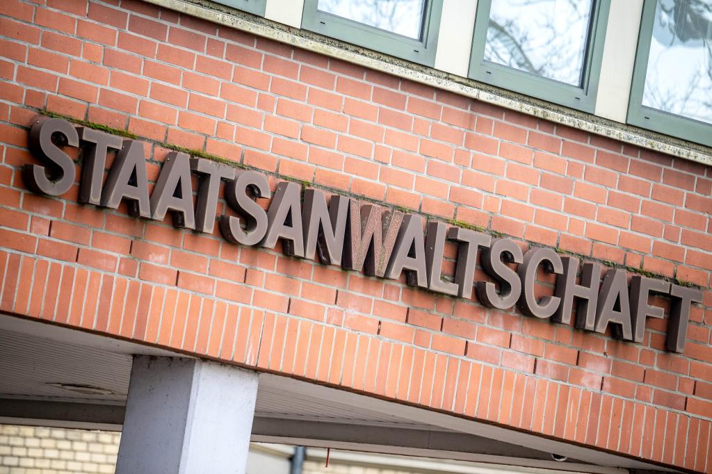 Bei der Staatsanwaltschaft Verden wird wegen möglicher jahrelanger Vergewaltigung einer Frau ermittelt. (Archivbild) - Foto: Sina Schuldt/dpa