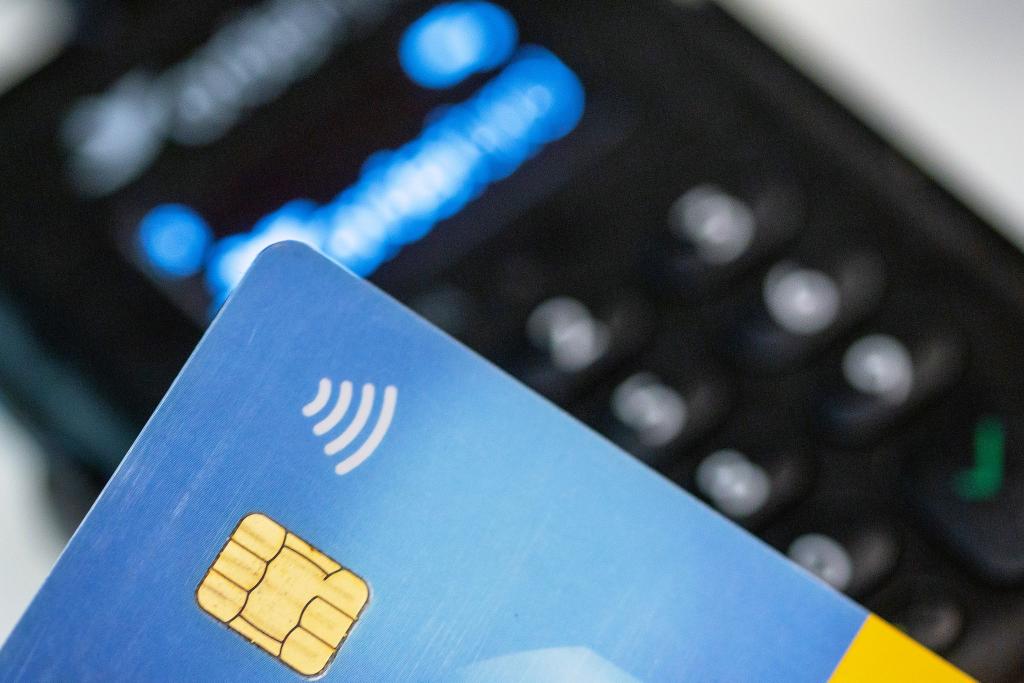 Der Schaden nach Diebstählen von Girocards geht deutlich nach oben. (Symbolbild) - Foto: Fernando Gutierrez-Juarez/dpa