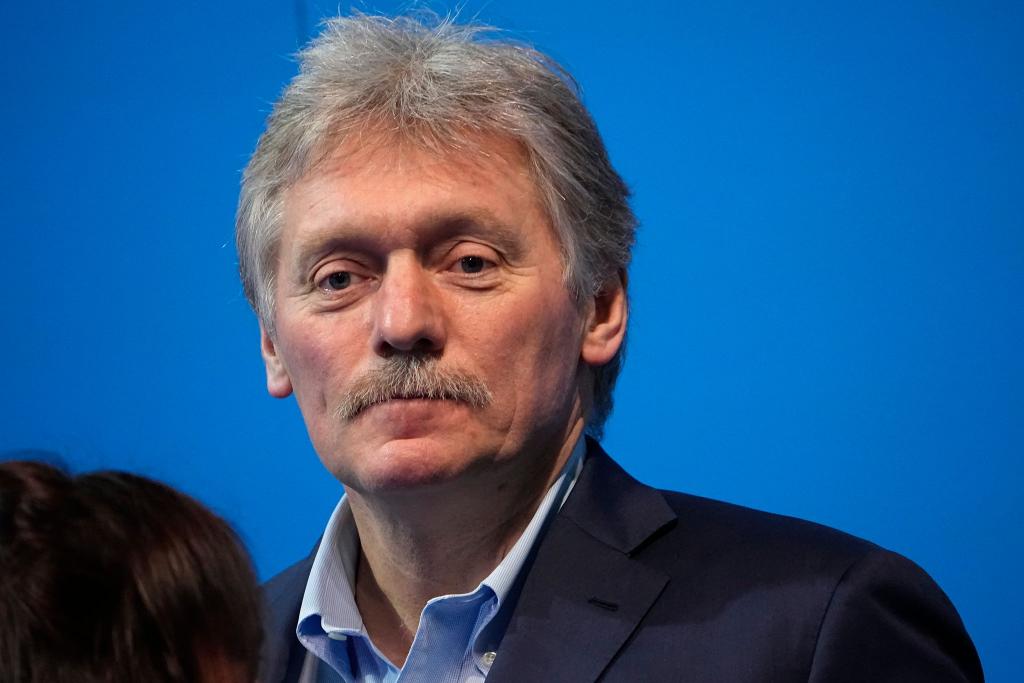 Kremlsprecher Peskow lehnte die ukrainische Forderung nach einer sofortigen Übergabe des russischen Memorandums mit Vorschlägen für eine Waffenruhe ab. (Archivbild) - Foto: Alexander Zemlianichenko/AP/dpa