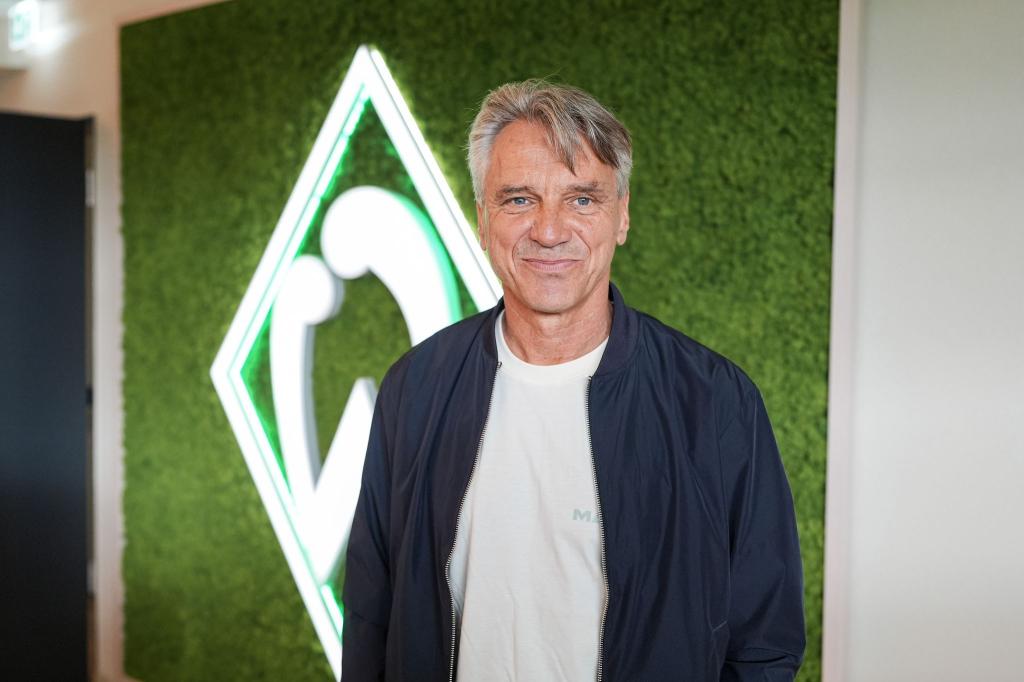 Horst Steffen wird als neuer Werder-Trainer präsentiert. - Foto: Werder Bremen/dpa