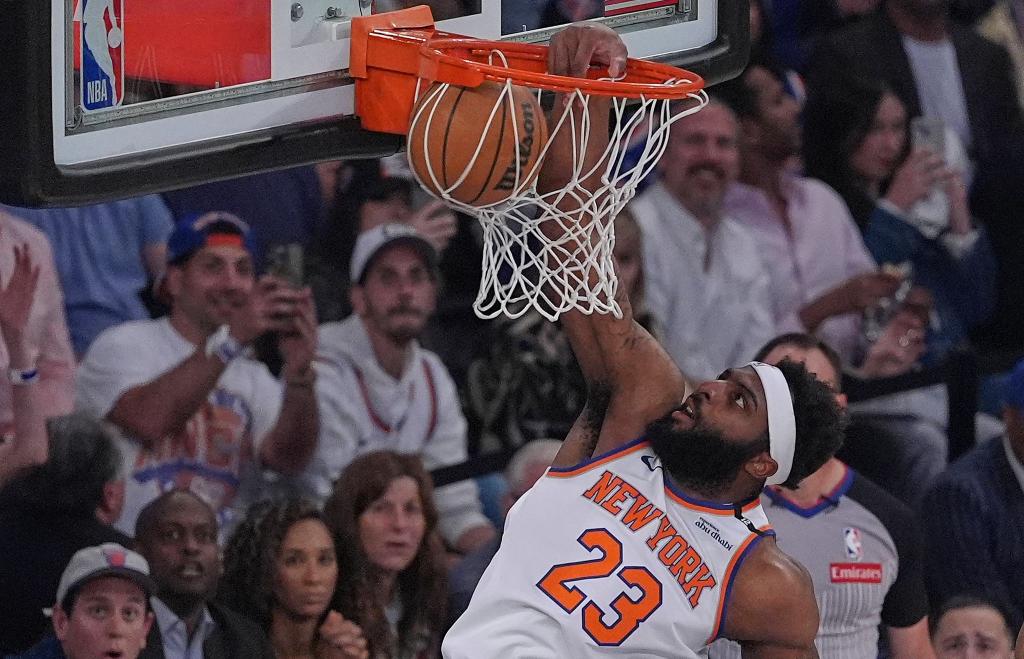New Yorks Center Mitchell Robinson bewies seine Stärke als Abräumer unter den Körben. - Foto: Frank Franklin II/AP/dpa