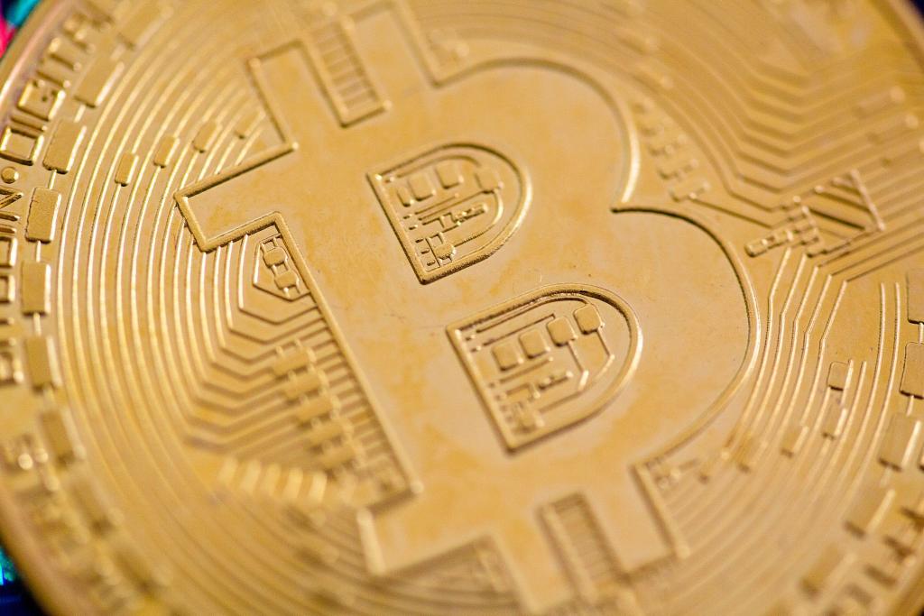 Der Bitcoin kommt derzeit auf eine Marktkapitalisierung von rund 2,1 Billionen Dollar. - Foto: Fernando Gutierrez-Juarez/dpa