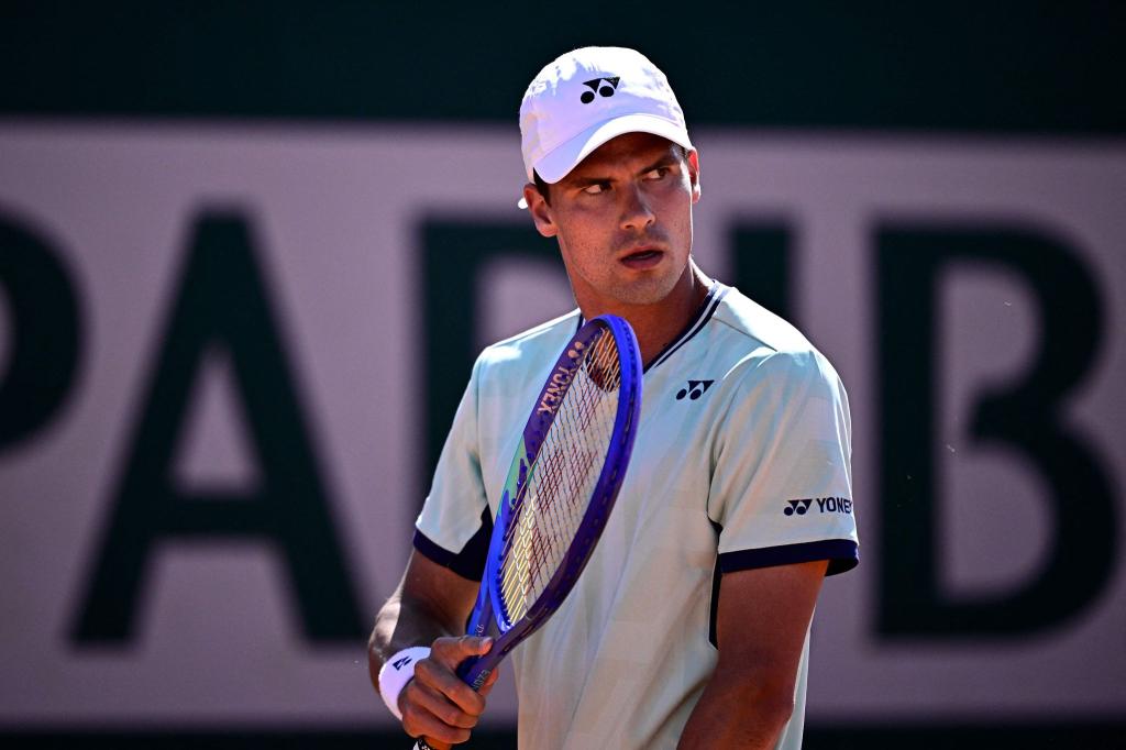 Daniel Altmaier steht bei den French Open im Achtelfinale. - Foto: Julien De Rosa/AFP/dpa