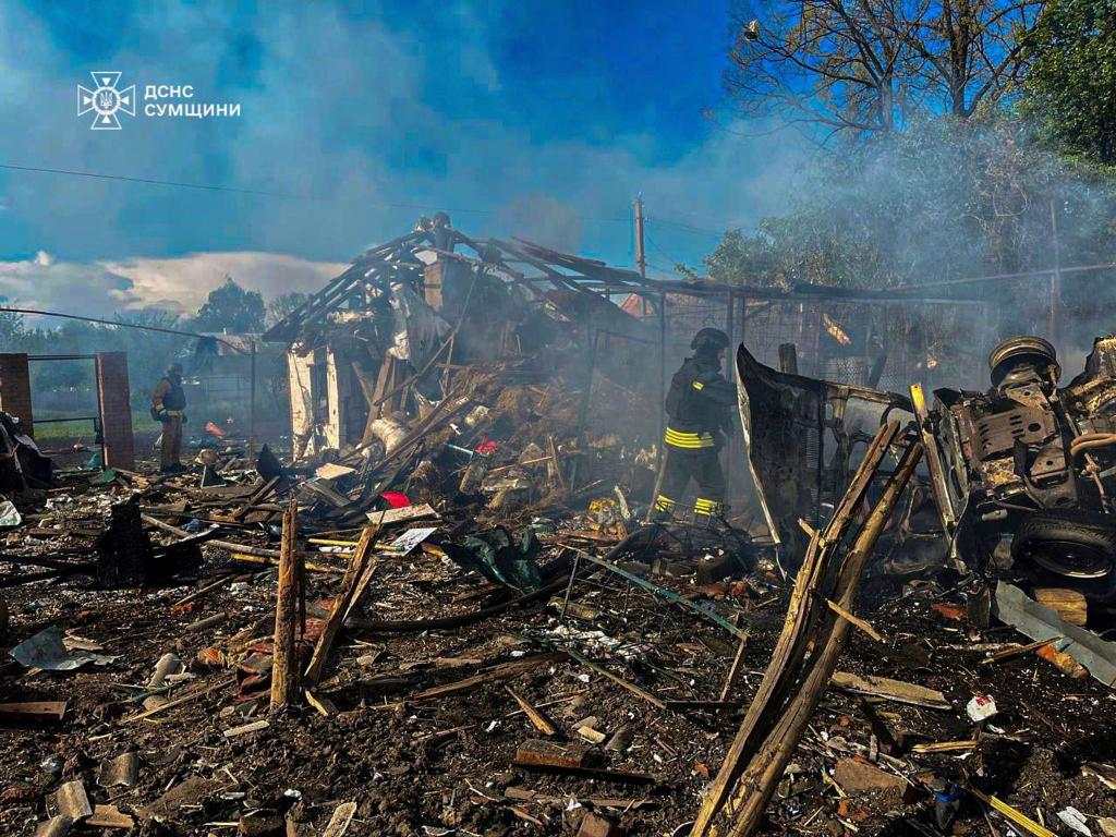 Die grenznahen Orte der nordostukrainischen Region Sumy sind immer öfter Ziel russischer Angriffe. (Archivbild) - Foto: Uncredited/Ukrainian Emergency Service/AP/dpa