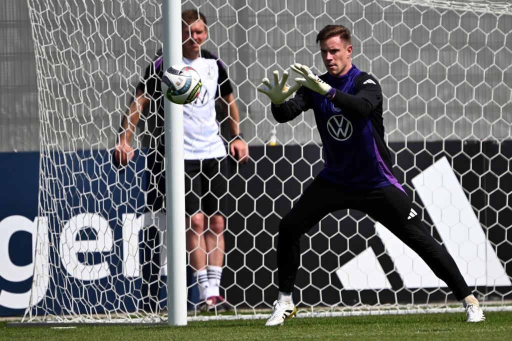 Marc-André ter Stegen ist nach seiner langwierigen Knieverletzung gleich wieder die Nummer eins im Nationalteam. - Foto: Federico Gambarini/dpa