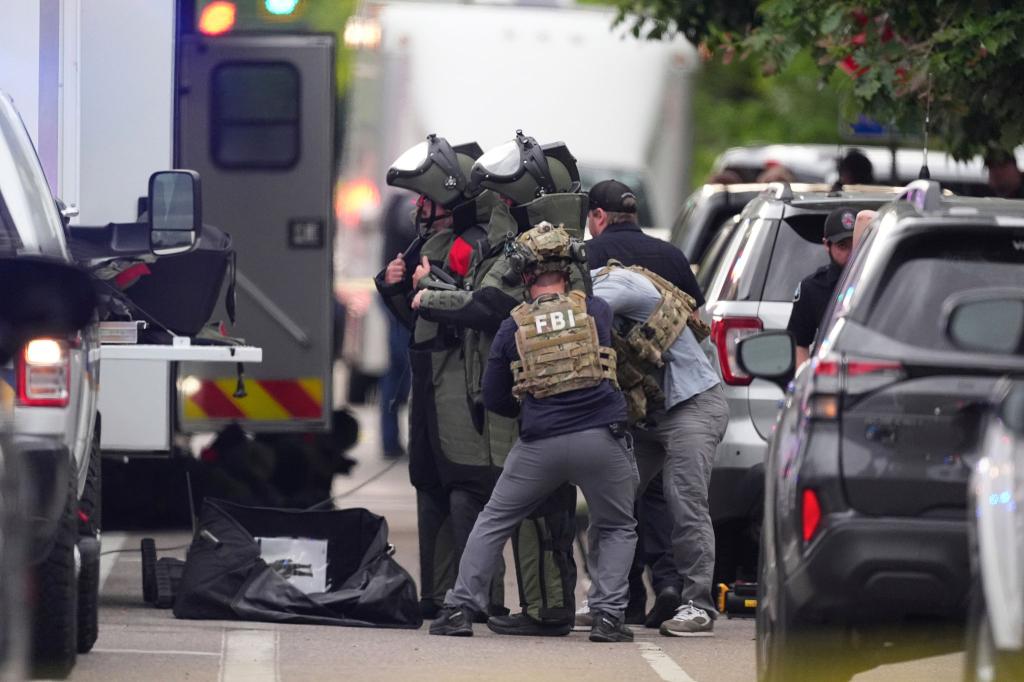 Der FBI-Chef sprach von einem «Terrorangriff». - Foto: David Zalubowski/AP/dpa