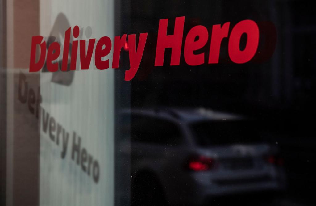 Delivery Hero muss wegen illegaler Absprachen eine Millionenstrafe zahlen. (Archivbild) - Foto: Paul Zinken/dpa