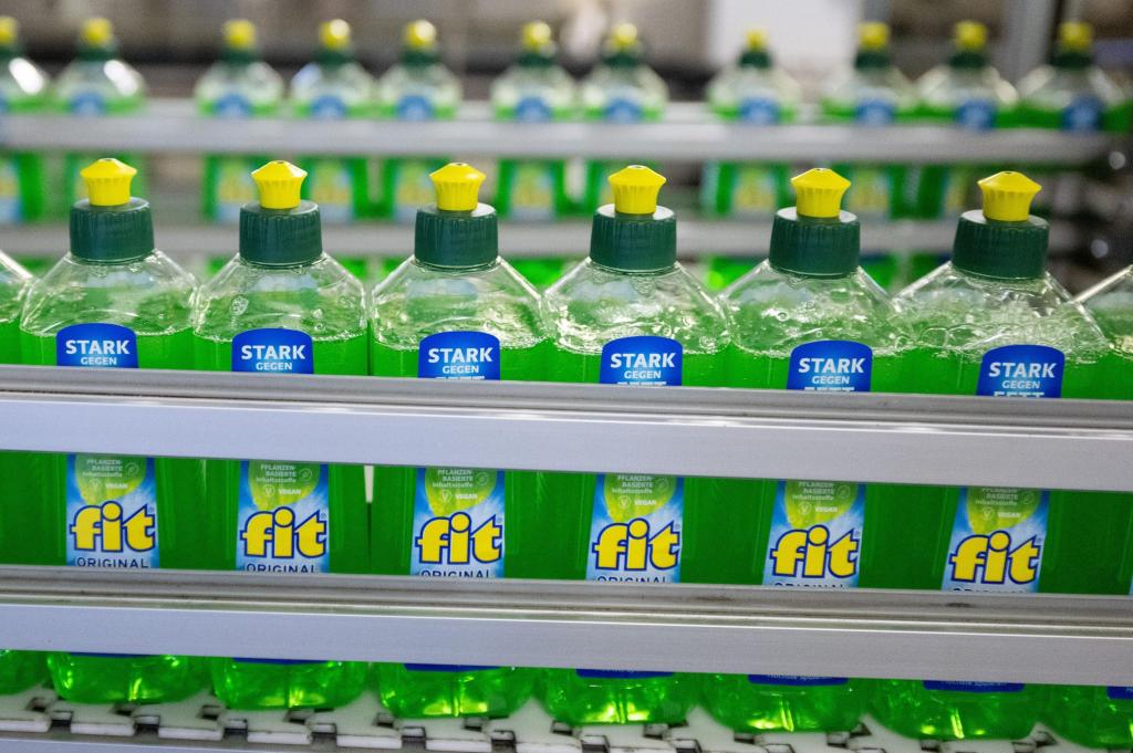 Steht in Ostdeutschland synonym für Spülmittel: Fit aus dem ostsächsischen Hirschfelde (Archivbild) - Foto: Sebastian Kahnert/dpa
