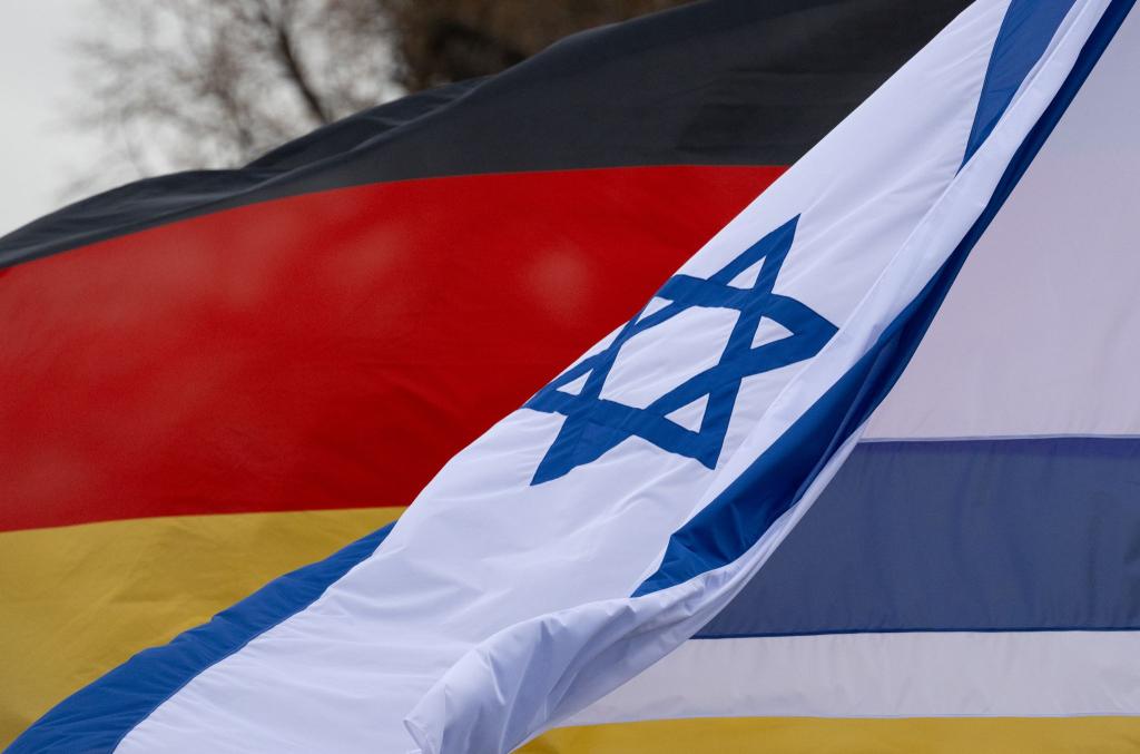 In den vergangenen knapp 20 Monaten genehmigte die Bundesregierung Rüstungsexporte für fast eine halbe Milliarde Euro an Israel. (Archivbild) - Foto: Robert Michael/dpa