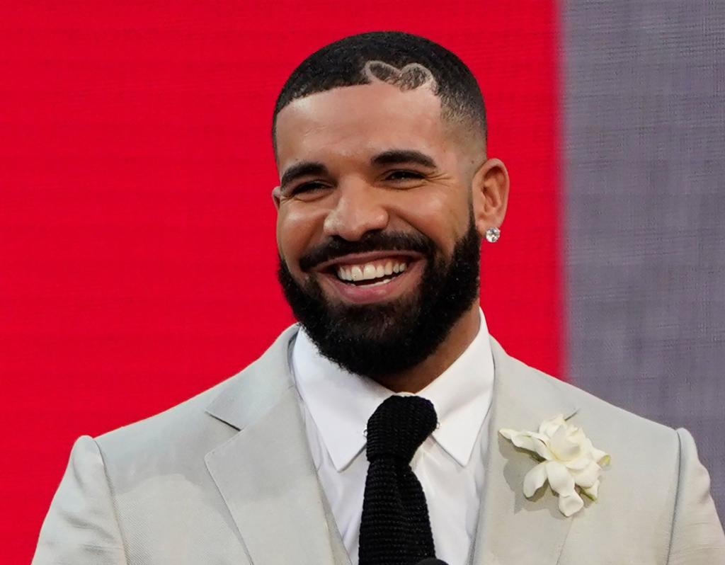 Rapper Drake soll im Sommer insgesamt neun Konzerte in Europa und Großbritannien geben. (Archivbild) - Foto: Chris Pizzello/Invision/AP/dpa