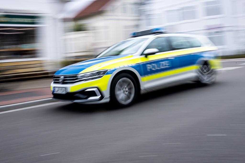 Die Polizei ermittelt europaweit wegen Callcenter-Betrugs. (Symbolfoto) - Foto: Sina Schuldt/dpa