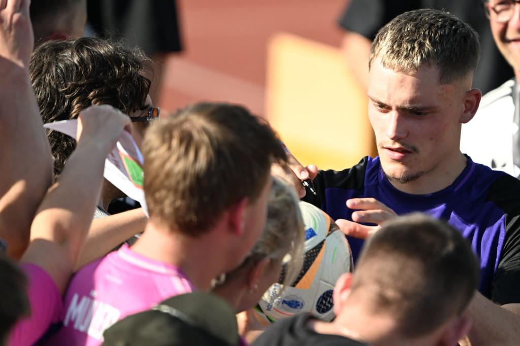 Bei den Fans steht Florian Wirtz extrem hoch im Kurs. - Foto: Federico Gambarini/dpa