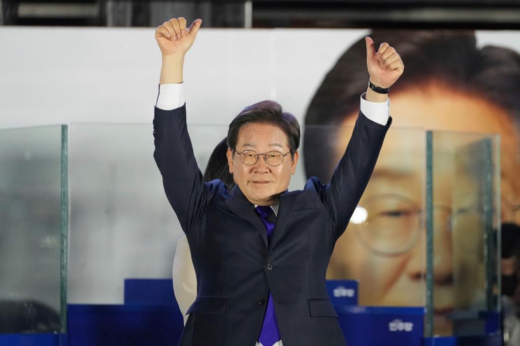 Die Südkoreaner haben mit Lee Jae Myung für einen Richtungswechsel gestimmt. - Foto: Lee Jin-man/AP/dpa