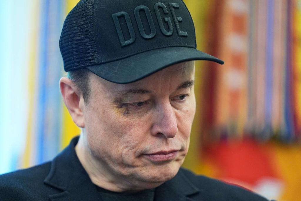 Das von Donald Trump vorangetriebene Steuergesetz sei eine «widerliche Abscheuligkeit», kritisiert Elon Musk. (Archivbild) - Foto: Evan Vucci/AP/dpa