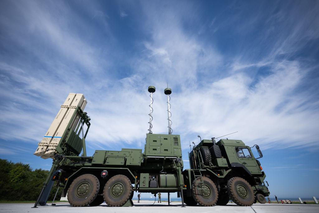 Der Raketenwerfer des Flugabwehrsystems Iris-T (Archivbild) - Foto: Sebastian Gollnow/dpa