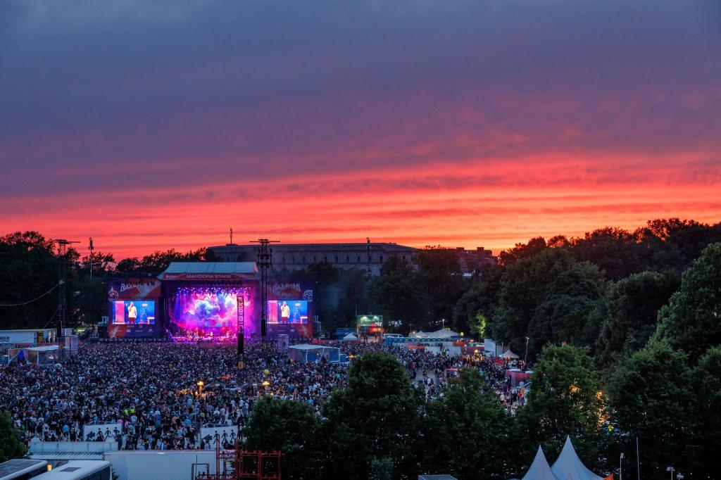 Auch die Besucher von Rock im Park müssen sich in Nürnberg auf Regen einstellen. - Foto: Daniel Karmann/dpa