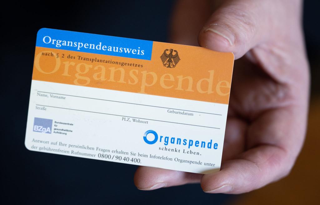 Ministerin Warken ruft zu Bereitschaft für Organspenden auf. (Symbolbild) - Foto: Hendrik Schmidt/dpa/dpa-tmn