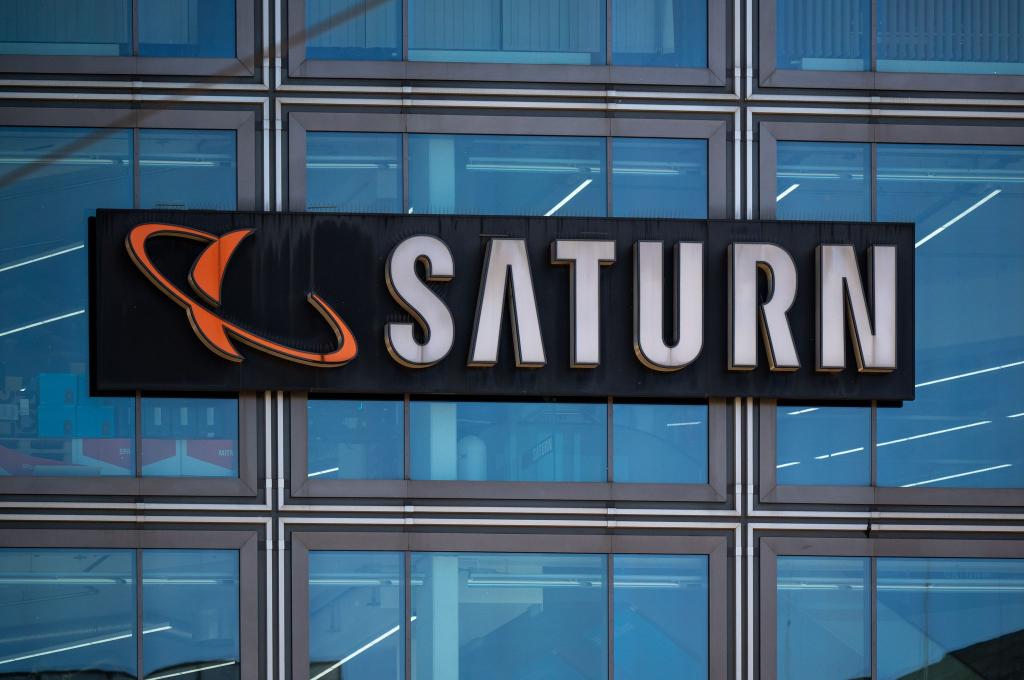 Das Filialnetz von Saturn ist in den letzten Jahren immer kleiner geworden. Im Herbst 2024 gab es noch 87 Standorte. - Foto: Monika Skolimowska/dpa