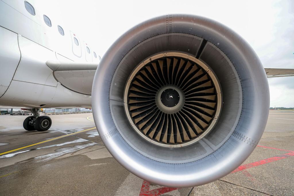 Am Flughafen der griechischen Insel wurde eine Frau aus Deutschland von den Turbinengasen erfasst und leicht verletzt. - Foto: Christoph Reichwein/dpa