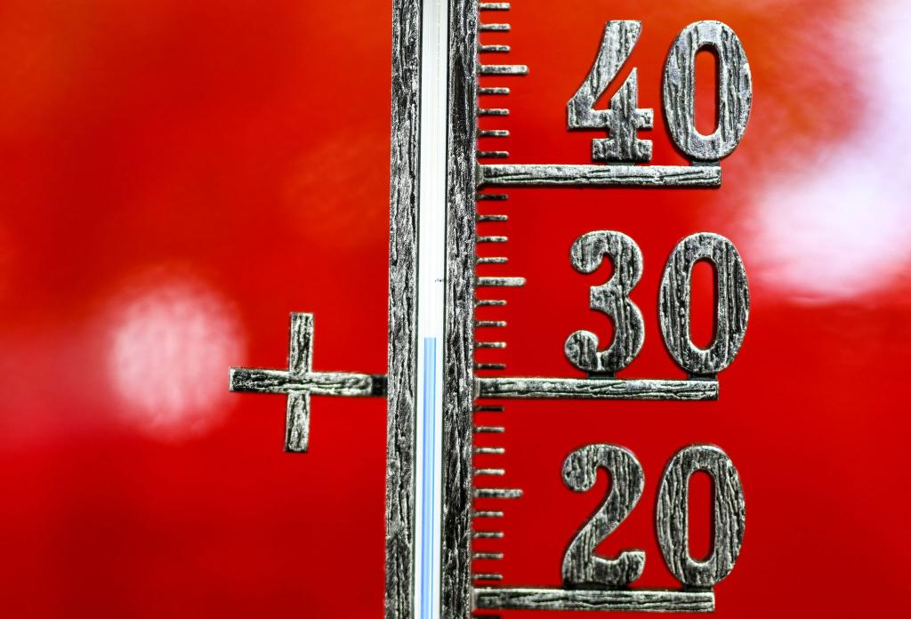 Besonders im Südwesten könnte am Freitag gebietsweise bis zu 36 Grad warm werden. (Symbolbild) - Foto: Patrick Seeger/dpa