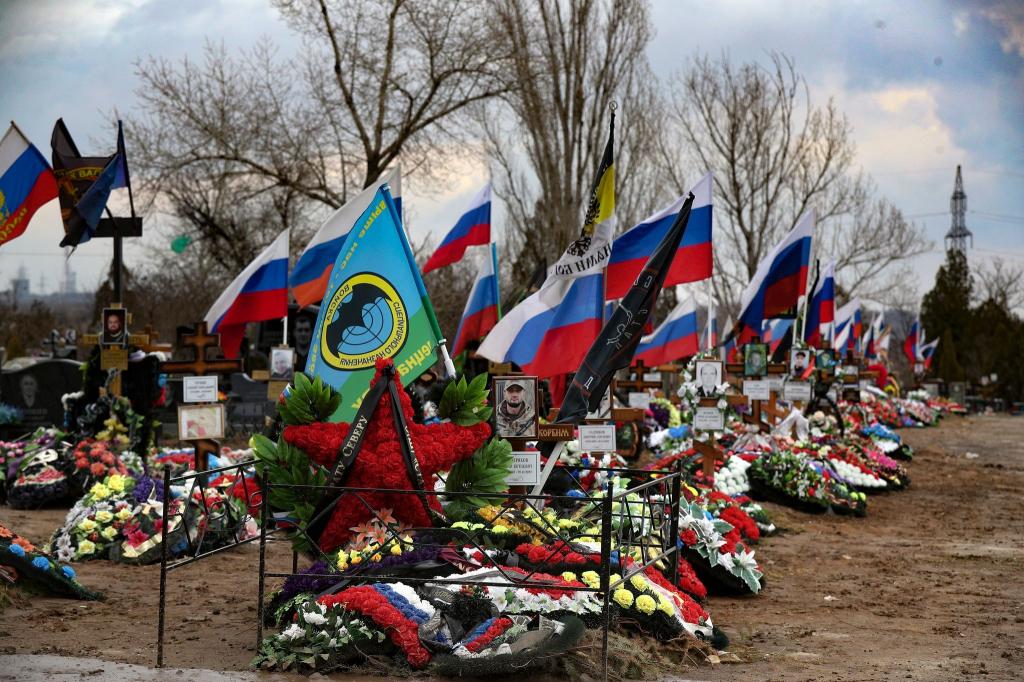 Russland selbst macht keine Angaben zu seinen getöteten und verletzten Soldaten im Angriffskrieg gegen die Ukraine. (Archivbild) - Foto: Uncredited/AP/dpa