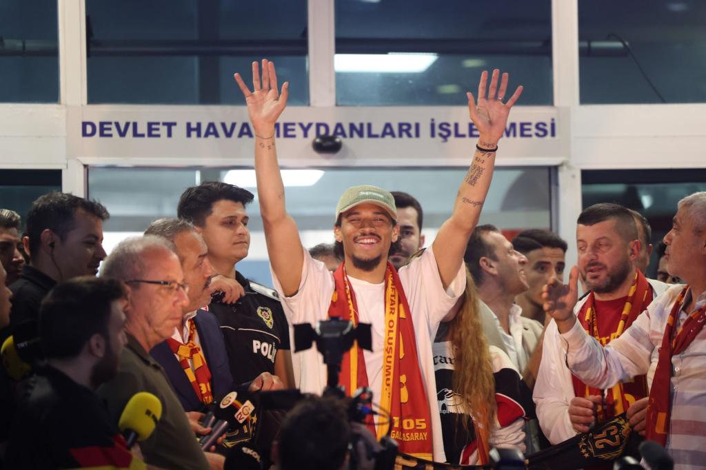 Die Zukunft von Leroy Sané ist geklärt: Er spielt jetzt für Galatasaray Istanbul. - Foto: Murat Akbas/dpa