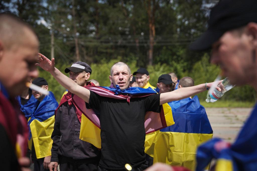 Der Austausch von Gefangenen läuft, auch wenn beide Seiten einander immer wieder Verzögerungen vorwerfen. - Foto: Uncredited/Ukrainian Presidential Press Office/AP/dpa