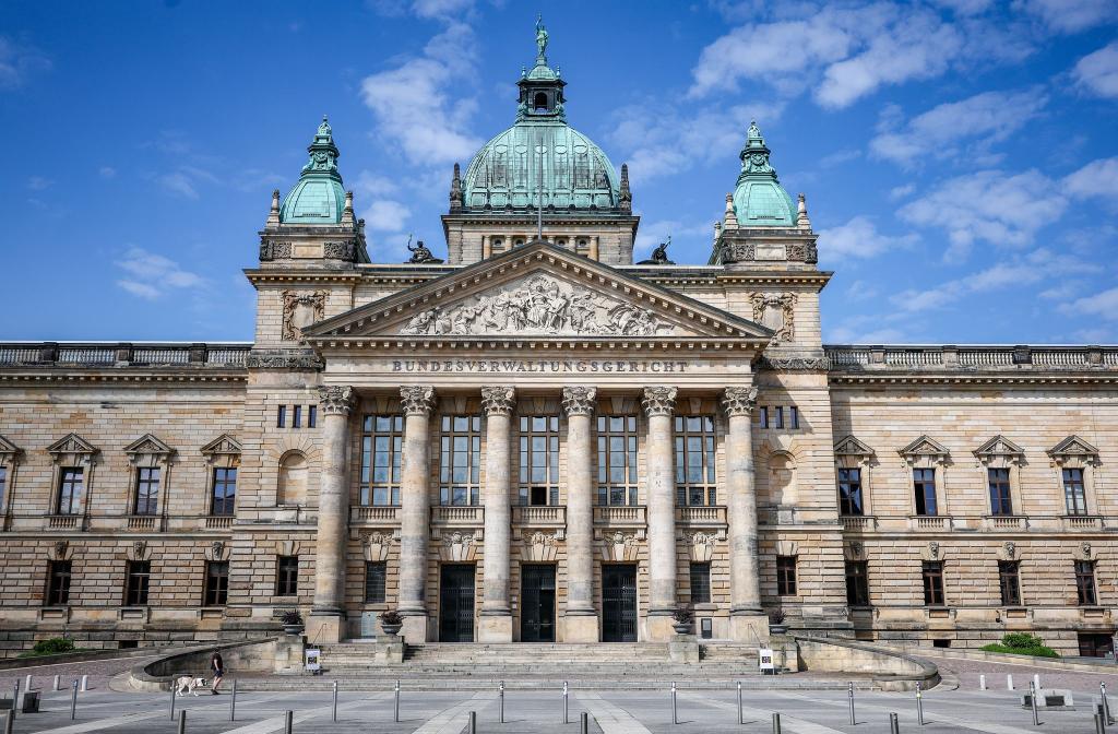 Der Wehrdienstsenat hat entschieden: Ehebruch innerhalb der Truppe hat Folgen. (Archivbild) - Foto: Jan Woitas/dpa