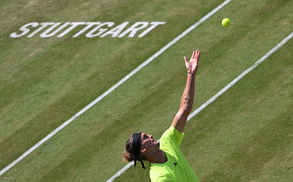 Alexander Zverev trennen bei seiner ersten Stuttgart-Teilnahme seit 2019 noch zwei Siege vom Titel. - Foto: Marijan Murat/dpa